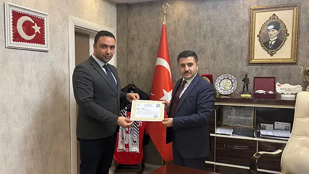 Özalp'ta Sosyal Hizmet Personeline Başarı Belgesi