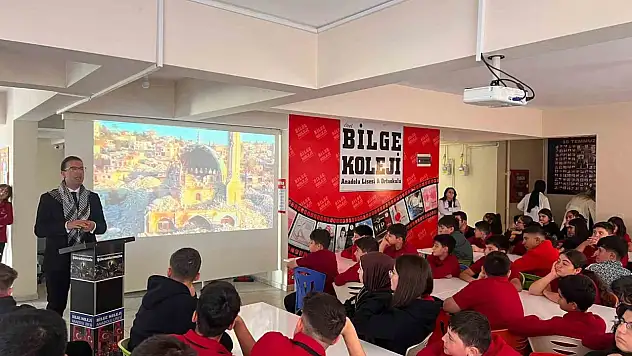 Özel Bilge Koleji'nden Filistin'e Mavi Kurdele ile Dayanışma ve Barış Çağrısı