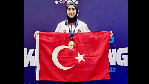 Özlem Melek Korkmaz'dan Abu Dabi'de Tarihi Dünya Şampiyonluğu