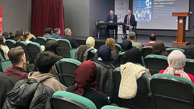 Palandöken Gençlik Merkezi'nde Gönüllülük Söyleşisi Düzenlendi