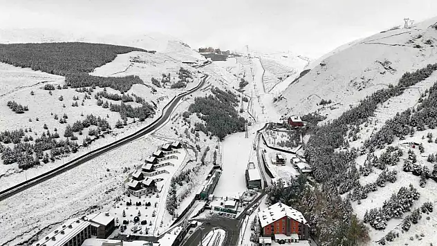 Palandöken Kayak Merkezi'nde kar sürprizi: Kayakseverler için umutlar arttı!