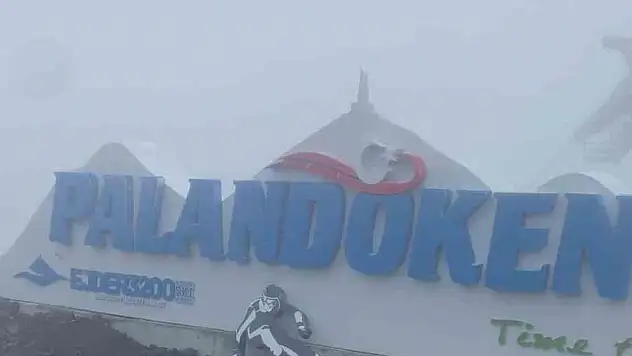 Palandöken Kayak Merkezi'nde Mevsimin İlk Karı Yağdı