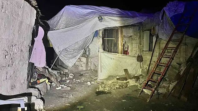 Pasinler'de evin çatısı çöktü: 3 ölü, 2 yaralı
