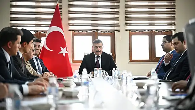 Pasinler'de Hayvanların Korunmasına Yönelik Zirve Toplantısı Gerçekleştirildi!