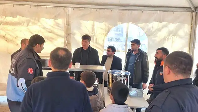 Pasinler'de iftar sofraları belediye desteğiyle kuruluyor