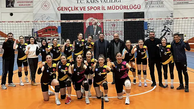 Patnos Belediye Spor Kadın Voleybol Takımı bölge finallerine yükseldi