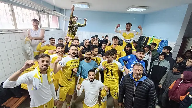 Patnos Belediyespor'dan soyunma odasında zafer halayı