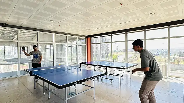 Patnos Gençlik Merkezi'nde gençler akıl ve zeka oyunlarıyla buluşuyor
