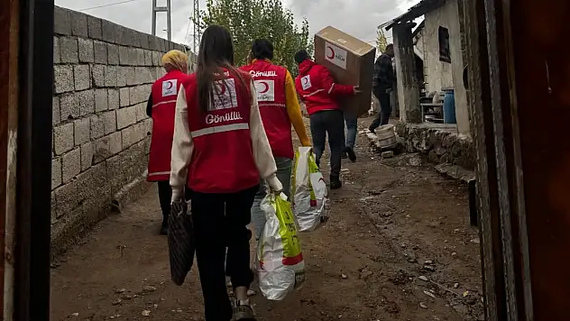 Patnos Kızılay Dedeli Beldesi'ne umut taşıdı