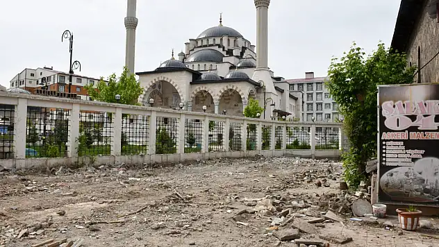 Patnos Merkez Camii etrafı yeni çehresine kavuşuyor