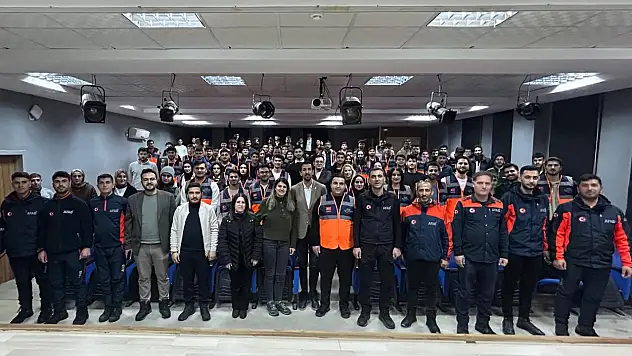Patnos'ta 100 öğrenci afet görevine hazır hale geldi