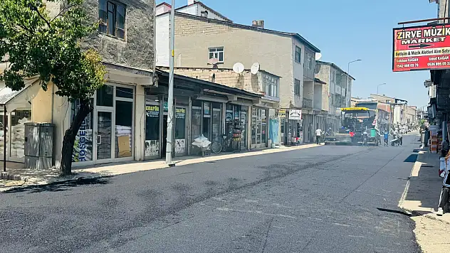 Patnos'ta 14 Nisan Caddesi yenileniyor