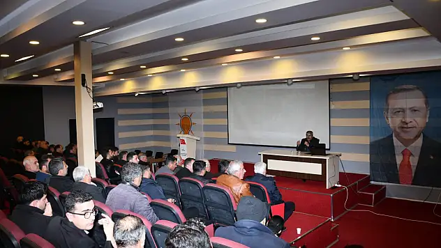 Patnos'ta başkan ve mahalleli 20 metrelik yeni yolda anlaştı