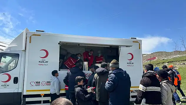 Patnos'ta deprem sonrası köylerde sıcak yemek desteği