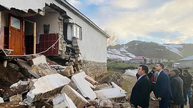 Patnos'ta depremin ardından sahada inceleme