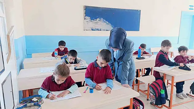 Patnos'ta eğitimde motivasyon ve verimlilik için müdürden ziyaret