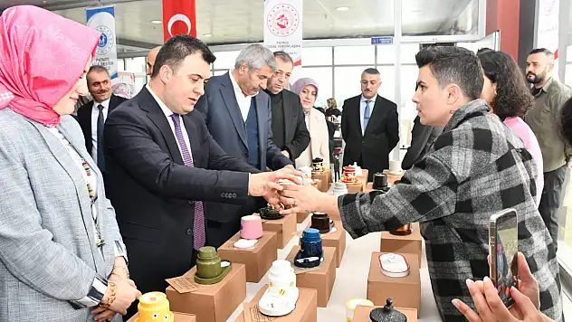Patnos'ta kadın emeği sergisi açıldı