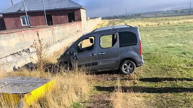 Patnos'ta ki trafik kazasında genç sürücü hayatını kaybetti