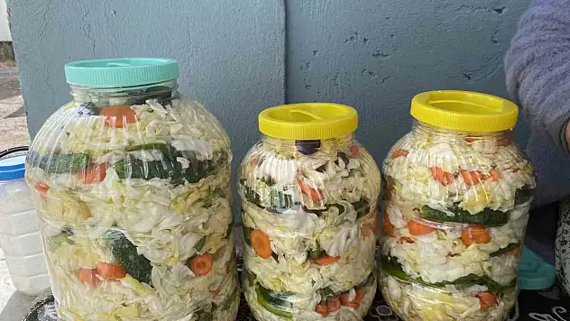 Patnos'ta kış için lahana turşusu hazırlıkları başladı