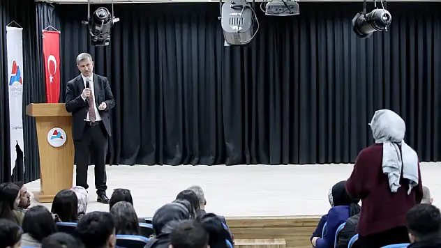 Patnos'ta öğrenciler sordu Rektör Gülçin yanıtladı