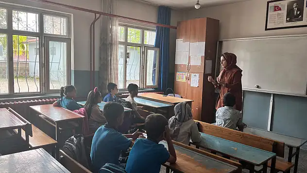 Patnos'ta öğrencilere akran zorbalığı ve öz disiplin eğitimi verildi
