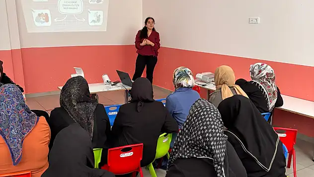 Patnos'ta velilere aile içi iletişim ve teknoloji bağımlılığı eğitimi