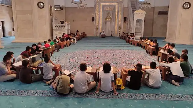 Patnos'ta Yaz Kur'an kursu öğrencilerine mahremiyet bilinci eğitimi verildi