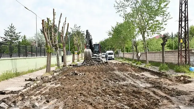 Patnos'ta yol seferberliği sürüyor