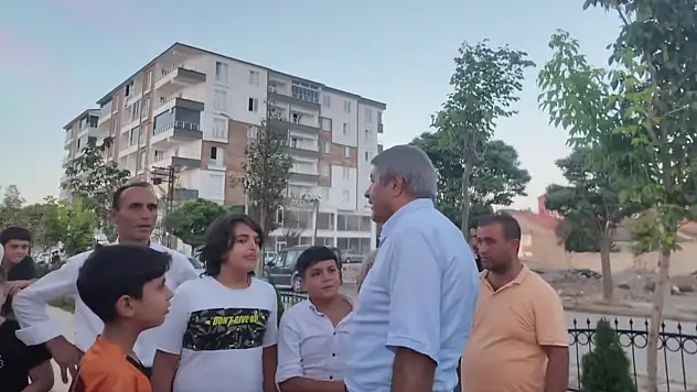 Patnos'un hizmete giren yeni parkında Başkan Taşkın çocuklarla buluştu