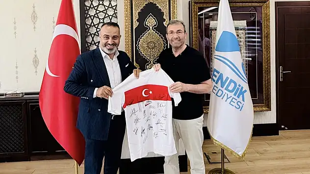 Pendik Ağrılılar Derneği'nden Başkan Ahmet Cin'e nezaket ziyareti