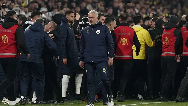 PFDK'dan derbi sonrası Fenerbahçe'ye ceza yağmuru