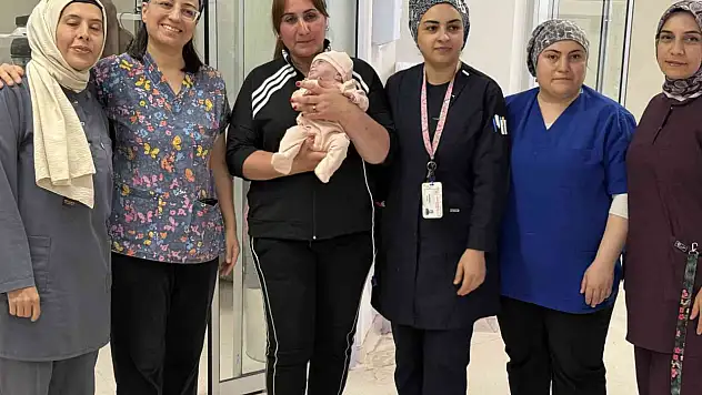 Prematüre Bebek 180 Gün Sonra Ailesine Sağlıkla Kavuştu