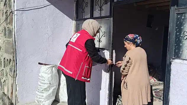 Ramazan'da dayanışma büyüyor: Kızılay kartları ailelere ulaşıyor