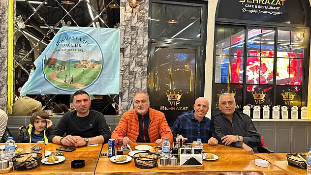 Ramazan sofrasında Doğubayazıtlı doğa severler bir araya geldi
