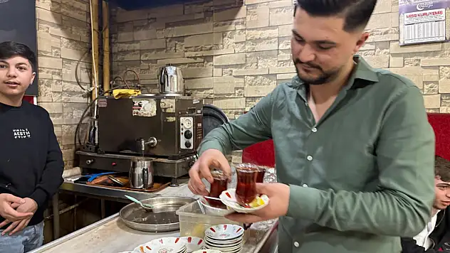 Ramazan sonrası Ağrı'da kahvehanelerde yoğunluk yeniden başladı