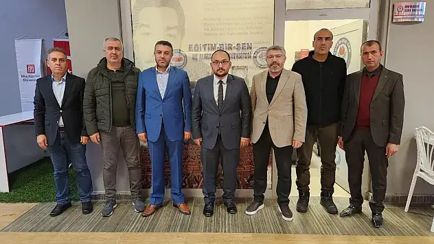 Rektör Alican'dan Eğitim-Bir Sen Muş 2 No'lu Şubesine Ziyaret