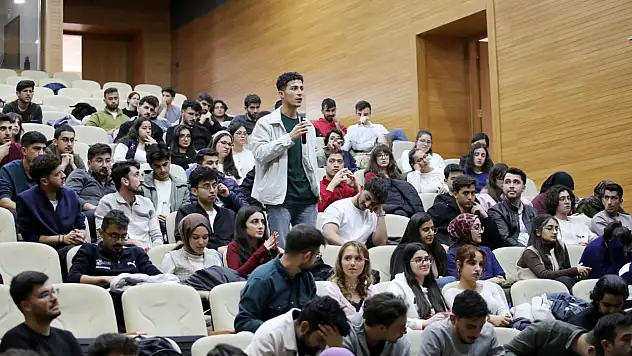 Rektör bu defa tıp fakültesi öğrencilerini dinledi