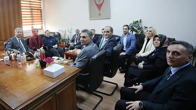 Rektör Gülçin'den akademisyenlere tebrik ziyareti