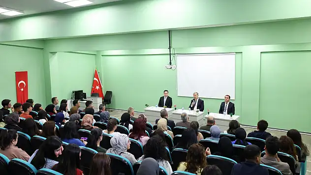 Rektör Gülçin öğrencilerle bu sefer Doğubayazıt'ta buluştu