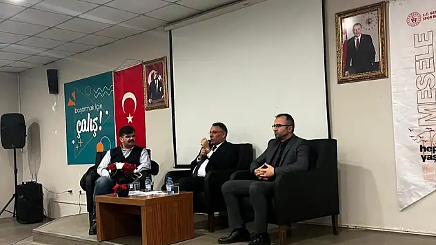 Rektör Gürel, 'Gençlik Buluşması' Programında Öğrencilerle Bir Araya Geldi