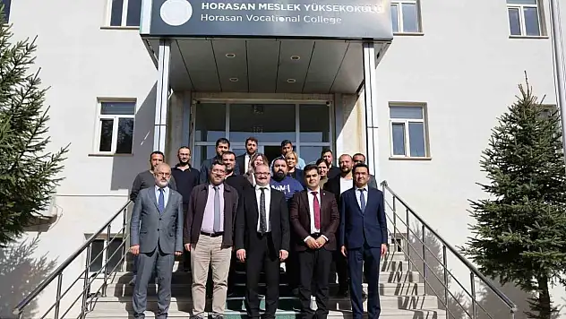 Rektör Hacımüftüoğlu, Horasan MYO'yu Ziyaret Etti: Eğitim Kalitesini Artırmaya Yönelik Değerlendirmeler Yapıldı