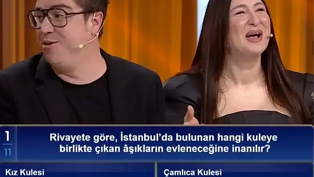 Rivayete göre, İstanbul'da bulunan hangi kuleye birlikte çıkan âşıkların evleneceğine inanılır?