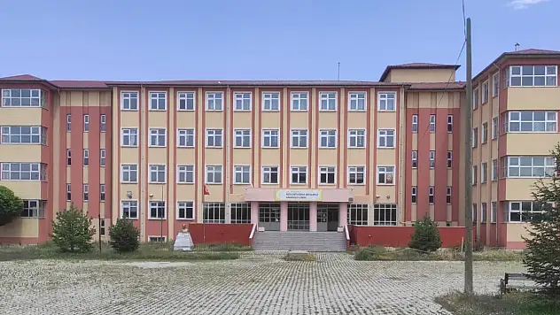 Rıza Ertuğrul Eryılmaz Anadolu Lisesi YKS 2026'da Ağrı'nın gururu oldu