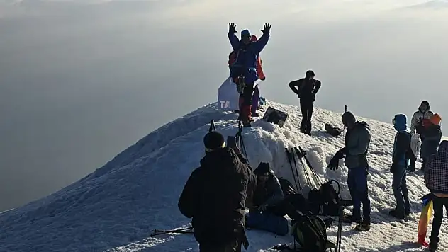 Romanyalı dağcının zirve hayali yarım kaldı