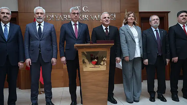Sağlık Bakanı Memişoğlu'ndan Diyarbakır Valiliğine ziyaret