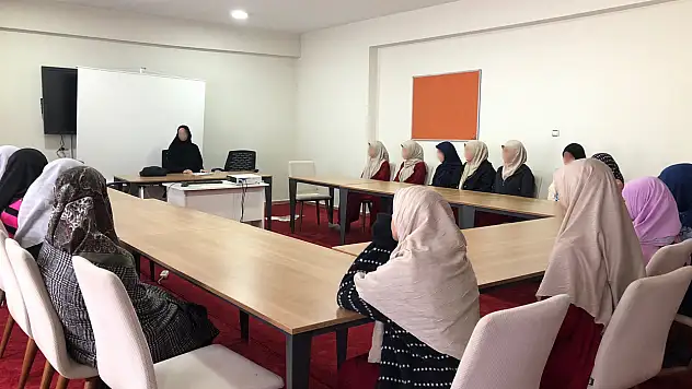 Sahabe iklimi Doğubayazıt'ta gençlere umut oldu
