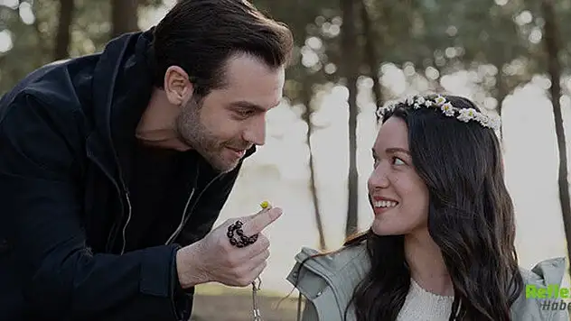 Sahipsizler Azize Alaz Yazar Kimdir, Gerçek mi?