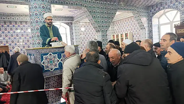 Sakal-ı Şerif ziyarete açıldı vatandaş camilere koştu