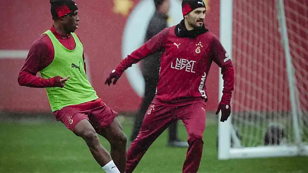 Sarı-kırmızılılar A grubu için sahaya indi