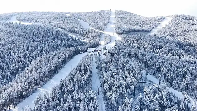 Sarıkamış Erken Karla Beyaza Büründü, Kayak Sezonu İçin Hazırlıklar Başladı